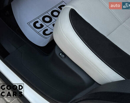 Белый Ленд Ровер Рендж Ровер Велар, объемом двигателя 2 л и пробегом 79 тыс. км за 43000 $, фото 23 на Automoto.ua