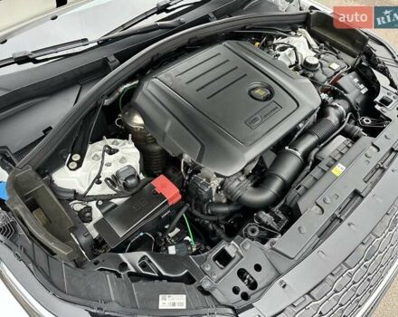 Білий Ленд Ровер Рендж Ровер Велар, об'ємом двигуна 2 л та пробігом 129 тис. км за 34900 $, фото 36 на Automoto.ua