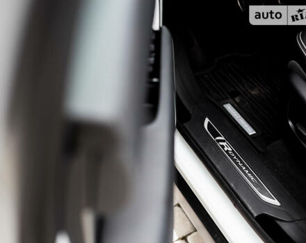 Белый Ленд Ровер Рендж Ровер Велар, объемом двигателя 3 л и пробегом 80 тыс. км за 44000 $, фото 14 на Automoto.ua