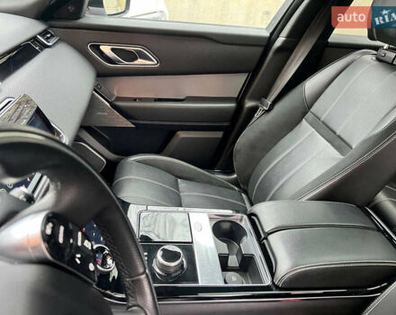 Білий Ленд Ровер Рендж Ровер Велар, об'ємом двигуна 2 л та пробігом 129 тис. км за 35900 $, фото 12 на Automoto.ua