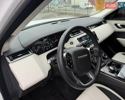 Білий Ленд Ровер Рендж Ровер Велар, об'ємом двигуна 2 л та пробігом 88 тис. км за 44700 $, фото 53 на Automoto.ua