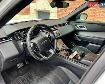 Білий Ленд Ровер Рендж Ровер Велар, об'ємом двигуна 2 л та пробігом 129 тис. км за 35900 $, фото 20 на Automoto.ua