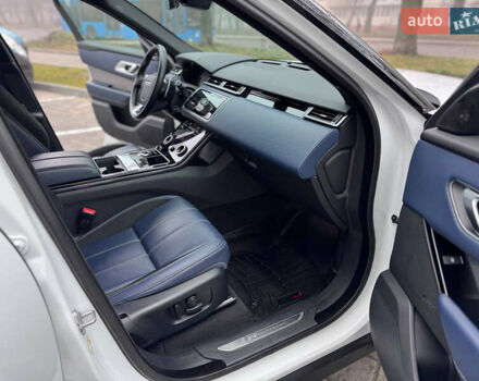 Белый Ленд Ровер Рендж Ровер Велар, объемом двигателя 2 л и пробегом 151 тыс. км за 34800 $, фото 30 на Automoto.ua