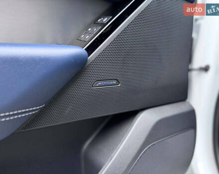 Белый Ленд Ровер Рендж Ровер Велар, объемом двигателя 2 л и пробегом 151 тыс. км за 34800 $, фото 29 на Automoto.ua