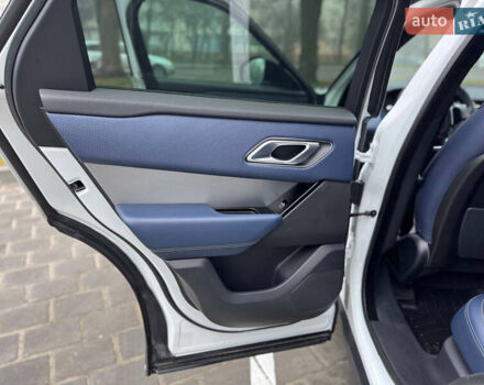 Белый Ленд Ровер Рендж Ровер Велар, объемом двигателя 2 л и пробегом 151 тыс. км за 34800 $, фото 31 на Automoto.ua