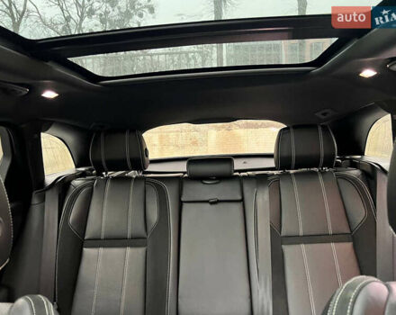Білий Ленд Ровер Рендж Ровер Велар, об'ємом двигуна 2 л та пробігом 129 тис. км за 35900 $, фото 13 на Automoto.ua