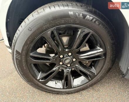 Білий Ленд Ровер Рендж Ровер Велар, об'ємом двигуна 2 л та пробігом 88 тис. км за 44700 $, фото 33 на Automoto.ua