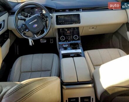 Белый Ленд Ровер Рендж Ровер Велар, объемом двигателя 2 л и пробегом 123 тыс. км за 16200 $, фото 6 на Automoto.ua