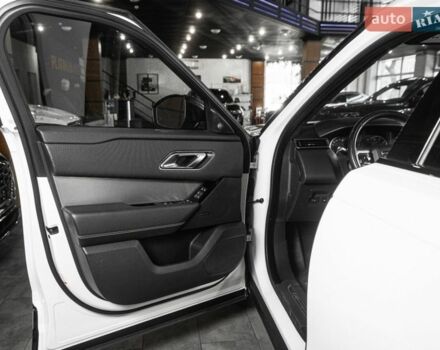 Білий Ленд Ровер Рендж Ровер Велар, об'ємом двигуна 3 л та пробігом 102 тис. км за 48900 $, фото 80 на Automoto.ua