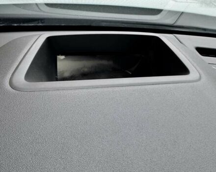 Білий Ленд Ровер Рендж Ровер Велар, об'ємом двигуна 2 л та пробігом 128 тис. км за 38900 $, фото 18 на Automoto.ua