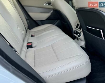 Білий Ленд Ровер Рендж Ровер Велар, об'ємом двигуна 2 л та пробігом 108 тис. км за 43999 $, фото 27 на Automoto.ua