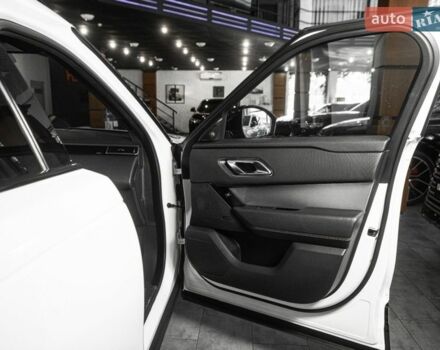 Білий Ленд Ровер Рендж Ровер Велар, об'ємом двигуна 3 л та пробігом 102 тис. км за 48900 $, фото 86 на Automoto.ua