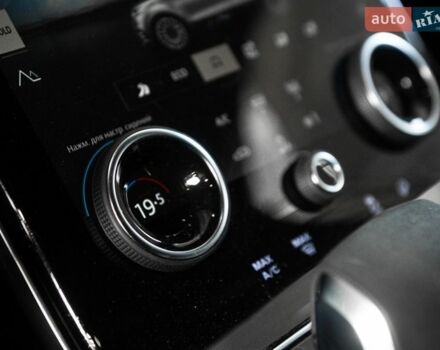 Білий Ленд Ровер Рендж Ровер Велар, об'ємом двигуна 3 л та пробігом 102 тис. км за 48900 $, фото 62 на Automoto.ua