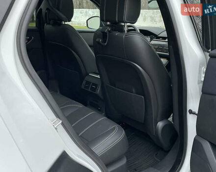 Білий Ленд Ровер Рендж Ровер Велар, об'ємом двигуна 2 л та пробігом 25 тис. км за 45000 $, фото 34 на Automoto.ua