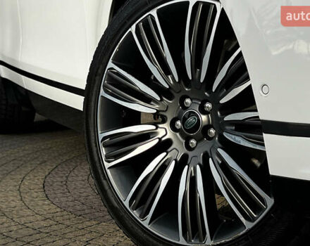 Білий Ленд Ровер Рендж Ровер Велар, об'ємом двигуна 3 л та пробігом 64 тис. км за 58900 $, фото 28 на Automoto.ua