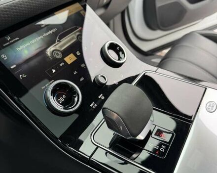 Білий Ленд Ровер Рендж Ровер Велар, об'ємом двигуна 2 л та пробігом 128 тис. км за 38900 $, фото 17 на Automoto.ua