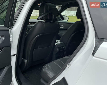 Білий Ленд Ровер Рендж Ровер Велар, об'ємом двигуна 2 л та пробігом 25 тис. км за 45000 $, фото 32 на Automoto.ua