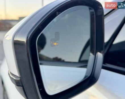 Білий Ленд Ровер Рендж Ровер Велар, об'ємом двигуна 2 л та пробігом 108 тис. км за 43999 $, фото 45 на Automoto.ua