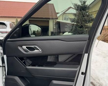 Білий Ленд Ровер Рендж Ровер Велар, об'ємом двигуна 2 л та пробігом 128 тис. км за 38900 $, фото 25 на Automoto.ua