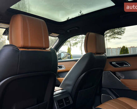 Білий Ленд Ровер Рендж Ровер Велар, об'ємом двигуна 3 л та пробігом 64 тис. км за 58900 $, фото 25 на Automoto.ua