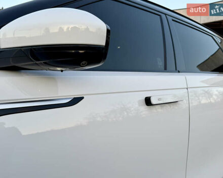 Білий Ленд Ровер Рендж Ровер Велар, об'ємом двигуна 2 л та пробігом 108 тис. км за 43500 $, фото 17 на Automoto.ua