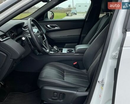 Білий Ленд Ровер Рендж Ровер Велар, об'ємом двигуна 2 л та пробігом 24 тис. км за 42500 $, фото 23 на Automoto.ua