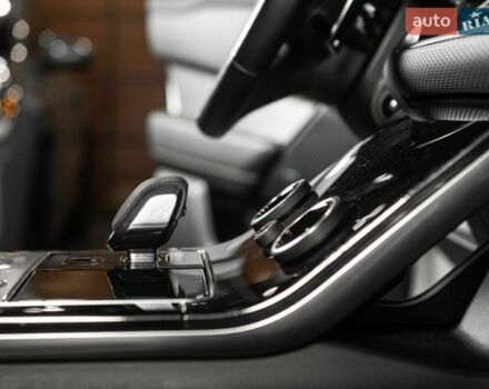 Білий Ленд Ровер Рендж Ровер Велар, об'ємом двигуна 3 л та пробігом 102 тис. км за 48900 $, фото 82 на Automoto.ua