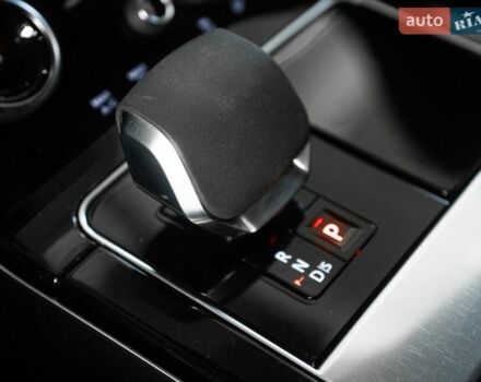 Білий Ленд Ровер Рендж Ровер Велар, об'ємом двигуна 3 л та пробігом 102 тис. км за 48900 $, фото 61 на Automoto.ua