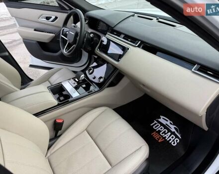 Белый Ленд Ровер Рендж Ровер Велар, объемом двигателя 2 л и пробегом 68 тыс. км за 57500 $, фото 39 на Automoto.ua