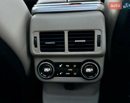 Білий Ленд Ровер Рендж Ровер Велар, об'ємом двигуна 2 л та пробігом 108 тис. км за 43500 $, фото 43 на Automoto.ua