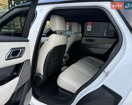 Белый Ленд Ровер Рендж Ровер Велар, объемом двигателя 2 л и пробегом 63 тыс. км за 44900 $, фото 27 на Automoto.ua