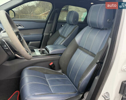 Белый Ленд Ровер Рендж Ровер Велар, объемом двигателя 2 л и пробегом 28 тыс. км за 48900 $, фото 19 на Automoto.ua