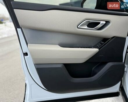 Белый Ленд Ровер Рендж Ровер Велар, объемом двигателя 2 л и пробегом 68 тыс. км за 57500 $, фото 53 на Automoto.ua