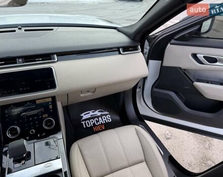 Белый Ленд Ровер Рендж Ровер Велар, объемом двигателя 2 л и пробегом 68 тыс. км за 57500 $, фото 61 на Automoto.ua