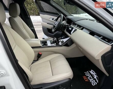 Белый Ленд Ровер Рендж Ровер Велар, объемом двигателя 2 л и пробегом 68 тыс. км за 57500 $, фото 36 на Automoto.ua