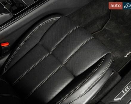 Білий Ленд Ровер Рендж Ровер Велар, об'ємом двигуна 3 л та пробігом 102 тис. км за 48900 $, фото 83 на Automoto.ua