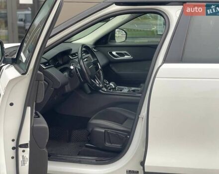 Білий Ленд Ровер Рендж Ровер Велар, об'ємом двигуна 2 л та пробігом 168 тис. км за 42000 $, фото 6 на Automoto.ua