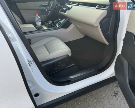 Белый Ленд Ровер Рендж Ровер Велар, объемом двигателя 2 л и пробегом 92 тыс. км за 48000 $, фото 14 на Automoto.ua