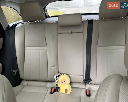 Білий Ленд Ровер Рендж Ровер Велар, об'ємом двигуна 2 л та пробігом 108 тис. км за 44999 $, фото 54 на Automoto.ua