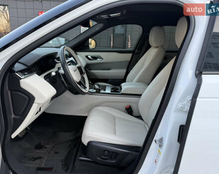 Білий Ленд Ровер Рендж Ровер Велар, об'ємом двигуна 2 л та пробігом 63 тис. км за 44999 $, фото 28 на Automoto.ua