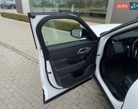 Білий Ленд Ровер Рендж Ровер Велар, об'ємом двигуна 2 л та пробігом 168 тис. км за 42000 $, фото 4 на Automoto.ua