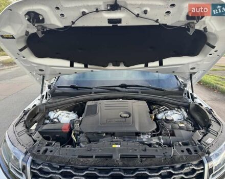 Белый Ленд Ровер Рендж Ровер Велар, объемом двигателя 2 л и пробегом 92 тыс. км за 48000 $, фото 31 на Automoto.ua