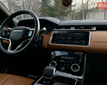 Білий Ленд Ровер Рендж Ровер Велар, об'ємом двигуна 3 л та пробігом 64 тис. км за 58900 $, фото 24 на Automoto.ua
