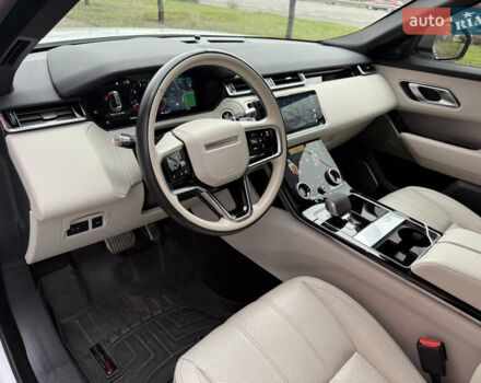 Білий Ленд Ровер Рендж Ровер Велар, об'ємом двигуна 2 л та пробігом 60 тис. км за 44900 $, фото 22 на Automoto.ua