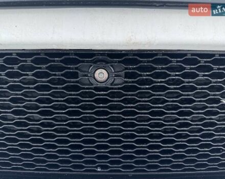 Білий Ленд Ровер Рендж Ровер Велар, об'ємом двигуна 2 л та пробігом 94 тис. км за 46000 $, фото 18 на Automoto.ua