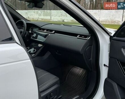 Білий Ленд Ровер Рендж Ровер Велар, об'ємом двигуна 2 л та пробігом 24 тис. км за 42500 $, фото 25 на Automoto.ua