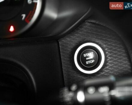 Білий Ленд Ровер Рендж Ровер Велар, об'ємом двигуна 3 л та пробігом 102 тис. км за 48900 $, фото 60 на Automoto.ua