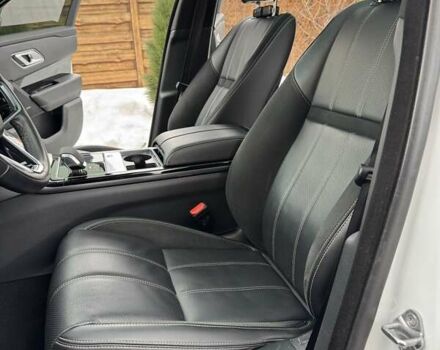 Білий Ленд Ровер Рендж Ровер Велар, об'ємом двигуна 2 л та пробігом 128 тис. км за 38900 $, фото 13 на Automoto.ua