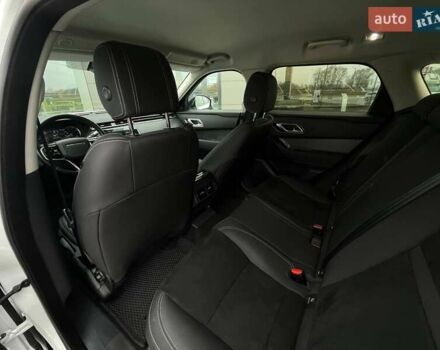 Білий Ленд Ровер Рендж Ровер Велар, об'ємом двигуна 2 л та пробігом 168 тис. км за 42000 $, фото 21 на Automoto.ua