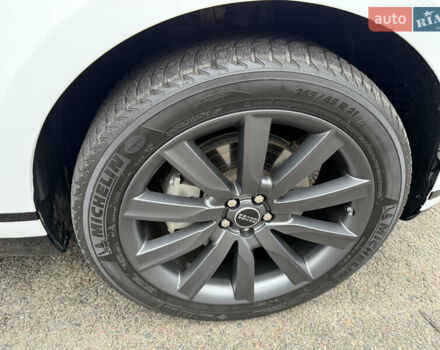 Білий Ленд Ровер Рендж Ровер Велар, об'ємом двигуна 2 л та пробігом 108 тис. км за 44999 $, фото 47 на Automoto.ua